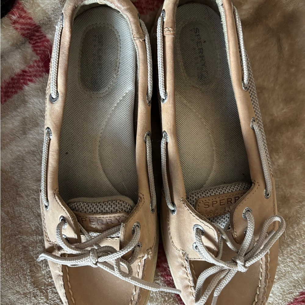 Sperry Tan Boat Shoes with Rawhide Lacing and Rubber Soles